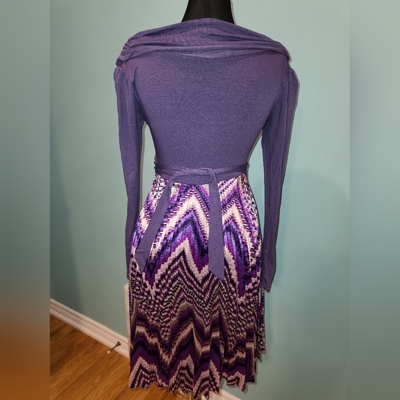 RINASCIMENTO , Lilac  Dress with shevron satin pleated skirt , S - Picture 8 of 11